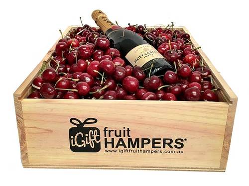 CHERRY + MOET GIFT HAMPER